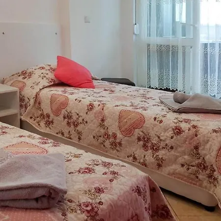 вълчеви 4* נסבר